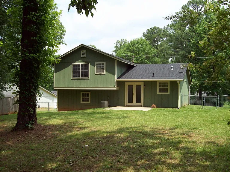 1433 Timms Cir SE — Photo 4