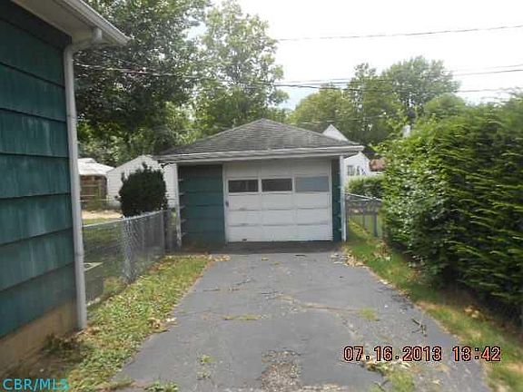 2nd image of 2873 E Moreland Dr