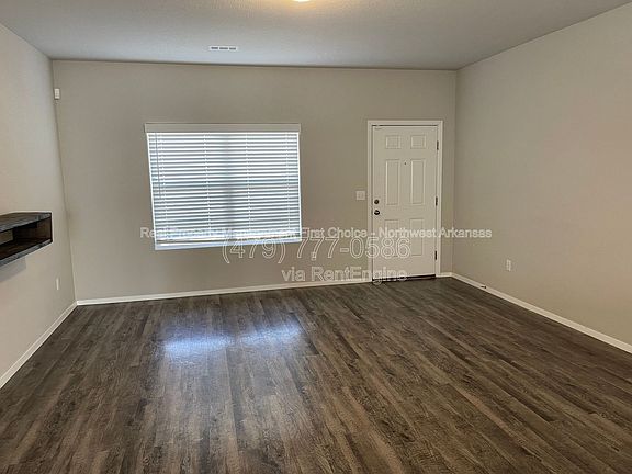 3rd image of 2429 Sebright Ave