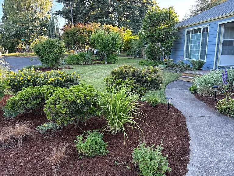 665 SE Vera Ave — Photo 3