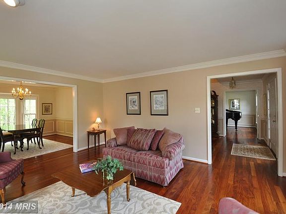 3rd image of 8343 Argent Cir
