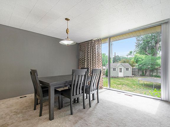 5th image of 1627 E Lake Dr