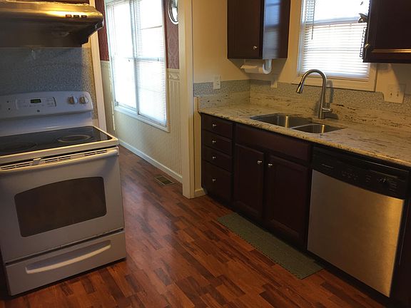 3rd image of 229 Mountain Breeze Dr #1
