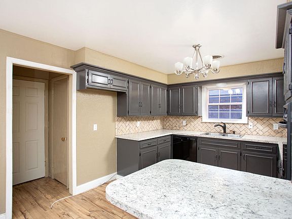 5th image of 2610 Duncan Dr