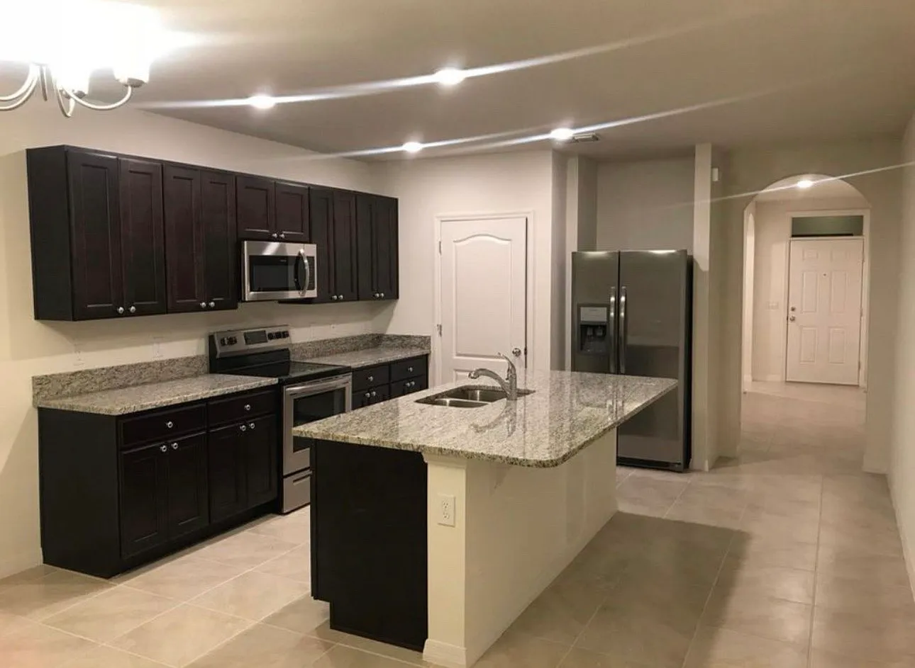 3 bed, 1650 sqft, $2,350 — Photo 2