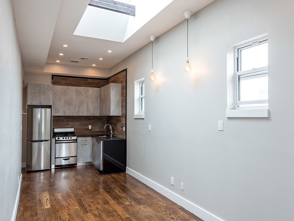 1st image of 126 Melrose St #3A