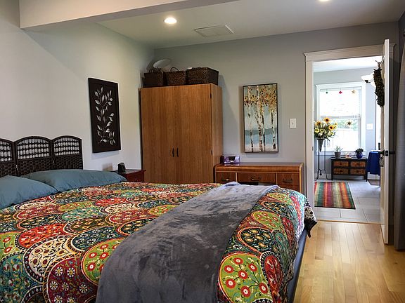 bonus room toward dining