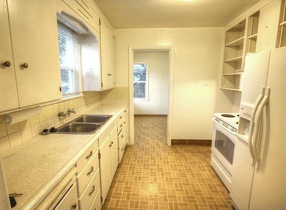 4th image of 14838 6th Ave NE