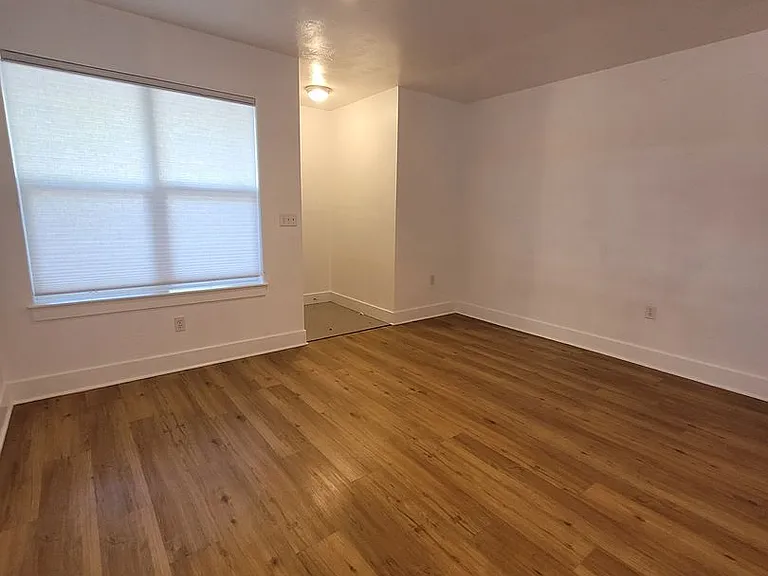 1512 Lincoln St — Photo 16