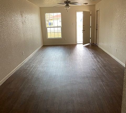 5th image of 225 Gibson St