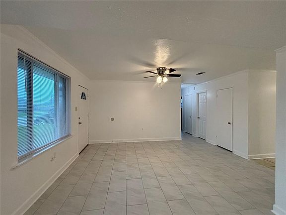 3rd image of 1805 Redwood Dr