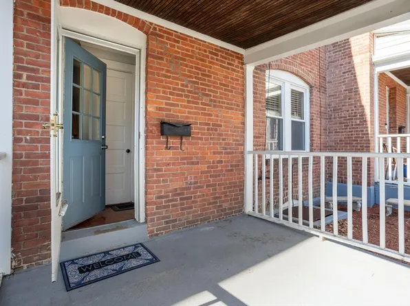 51 Grove St, Clinton, MA 01510