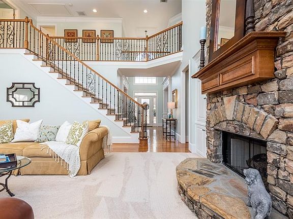 3rd image of 235 Amesdale Ct