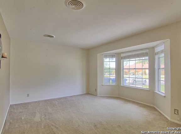4th image of 5402 Newcome Dr