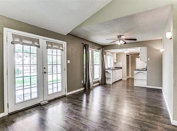 5th image of 817 Foxwood Pl