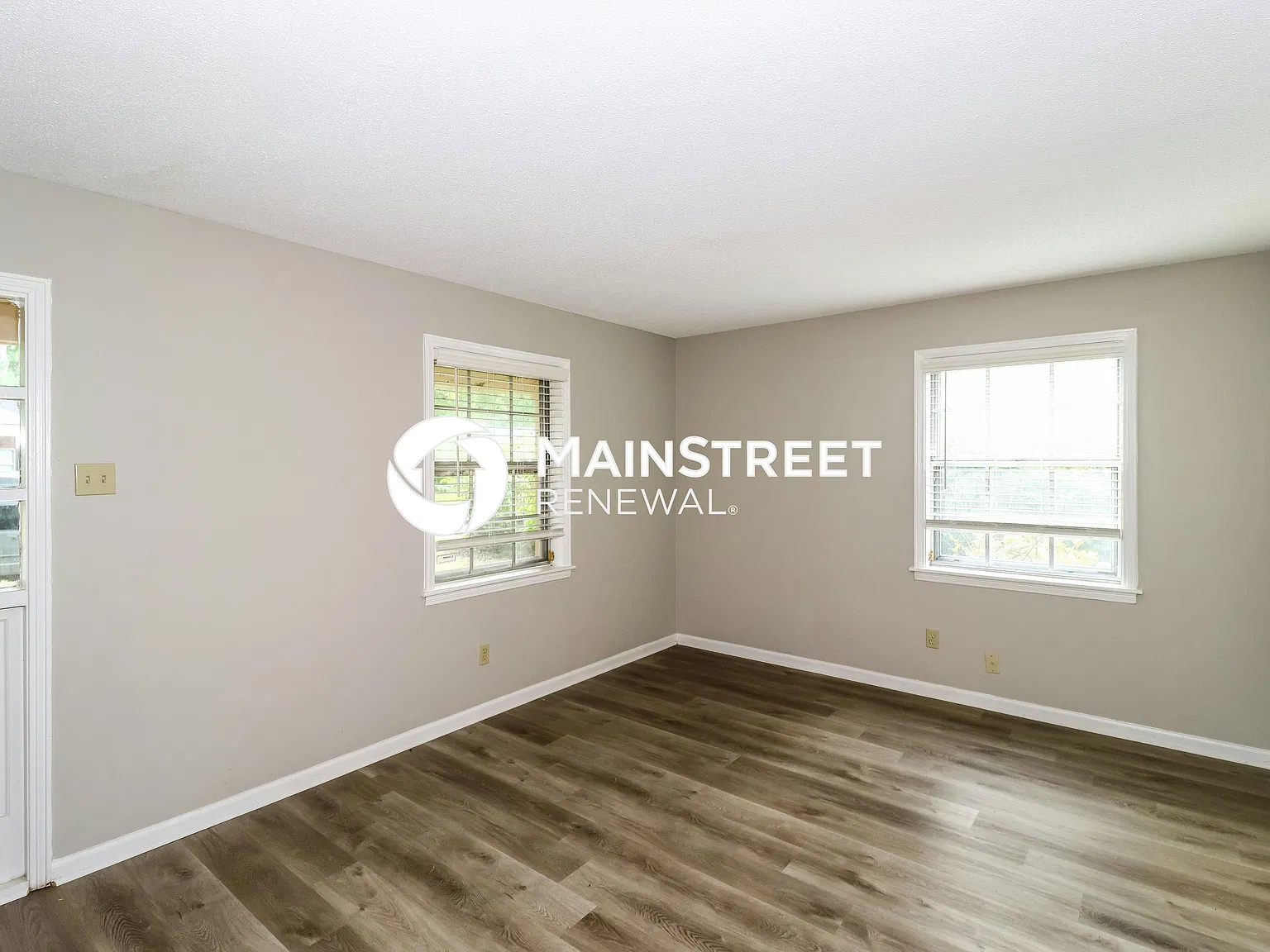 5284 Dargen Ave — Photo 4