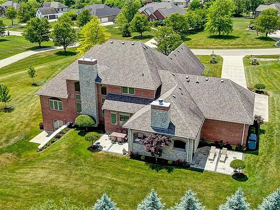 3rd image of 7984 Locust Grove Ct