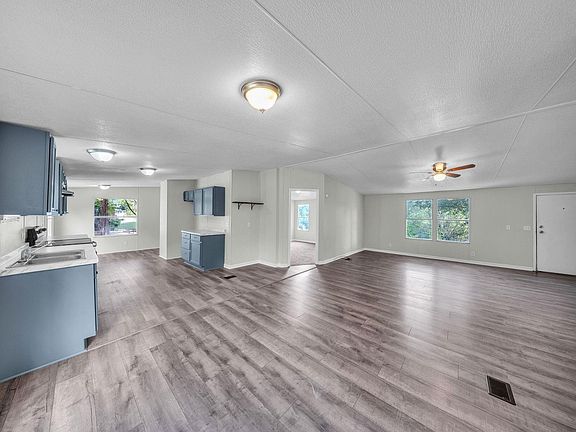 4th image of 8 Riverbreeze Rd