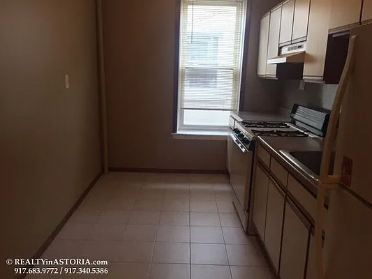 Rented by Alexiou Realty | media 4