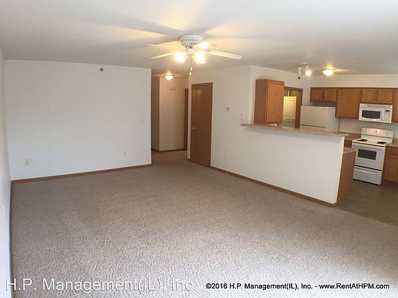 3rd image of 131 Dorset Ct APT 18