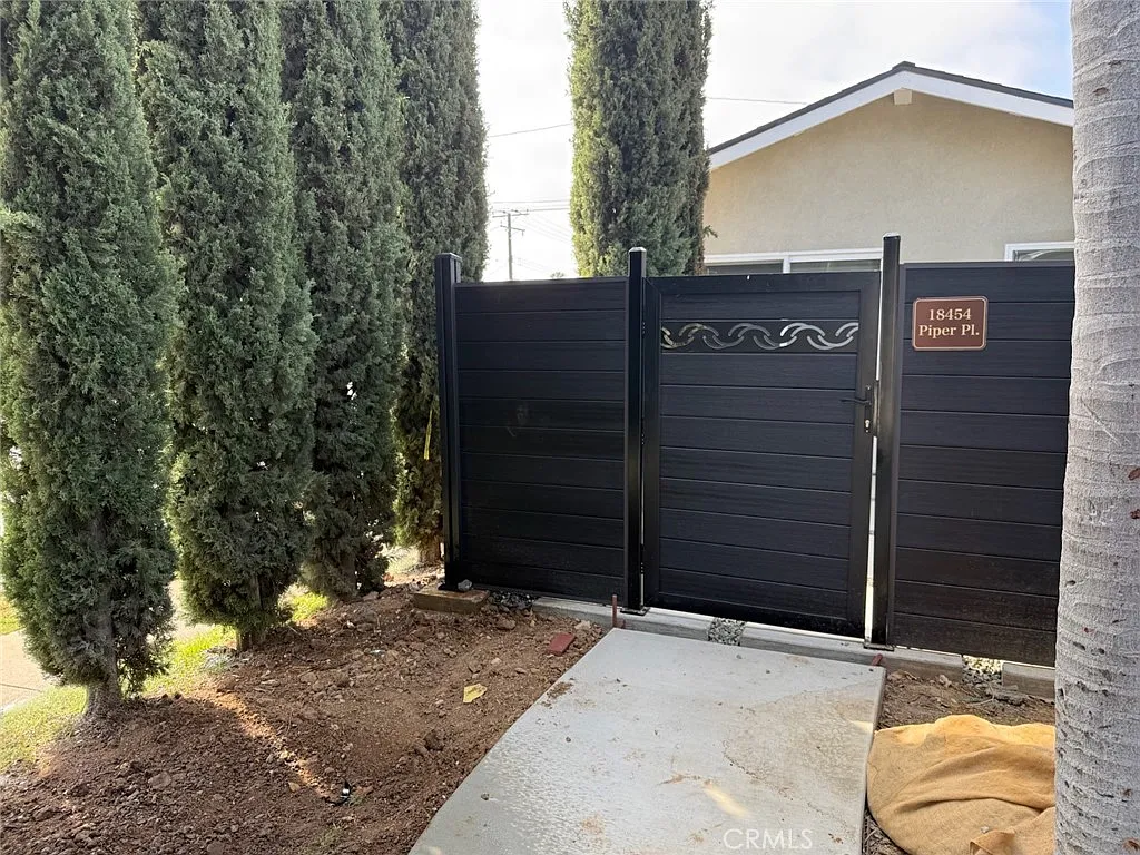 Building Photo - 18454 Piper Pl