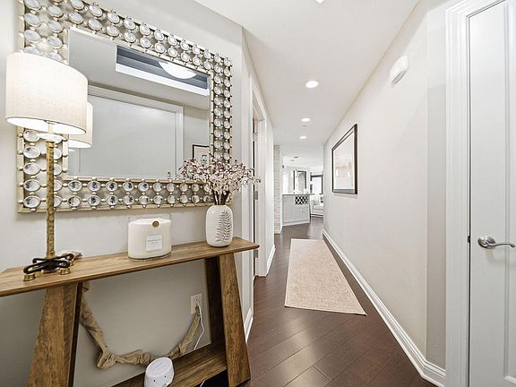 4th image of 1 Miranova Pl APT 1610