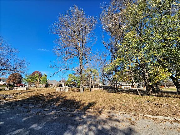 4th image of 1013 Woodbrook Dr #6