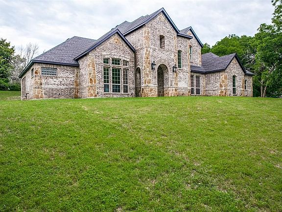 2nd image of 1715 Creekhaven Dr