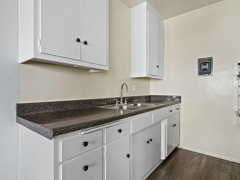530 E. Harvard Rd. — Photo 9