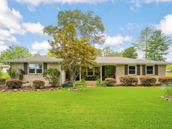 301 Clebourne Ave, Chickamauga, GA 30707