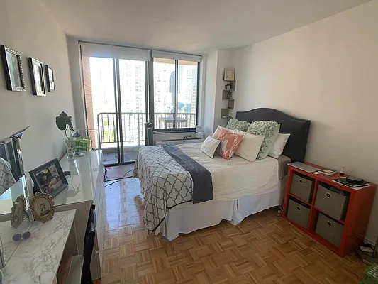 Rented by Highline Residential | media 14