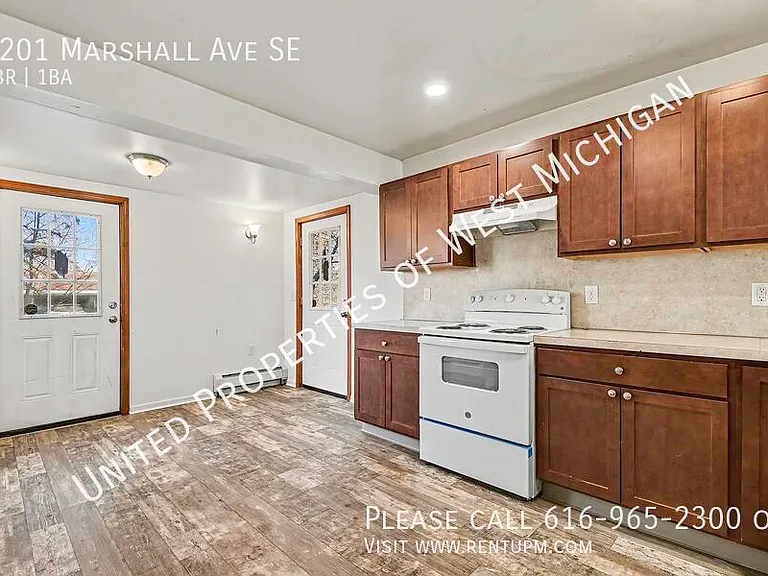 3201 Marshall Ave SE — Photo 12