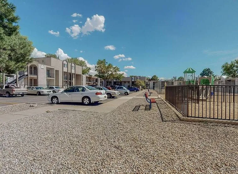 Mont 44 Apartments — Photo 17