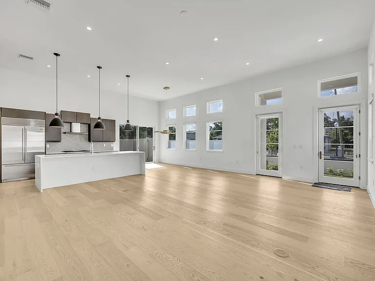 501 W Canton Ave — Photo 6