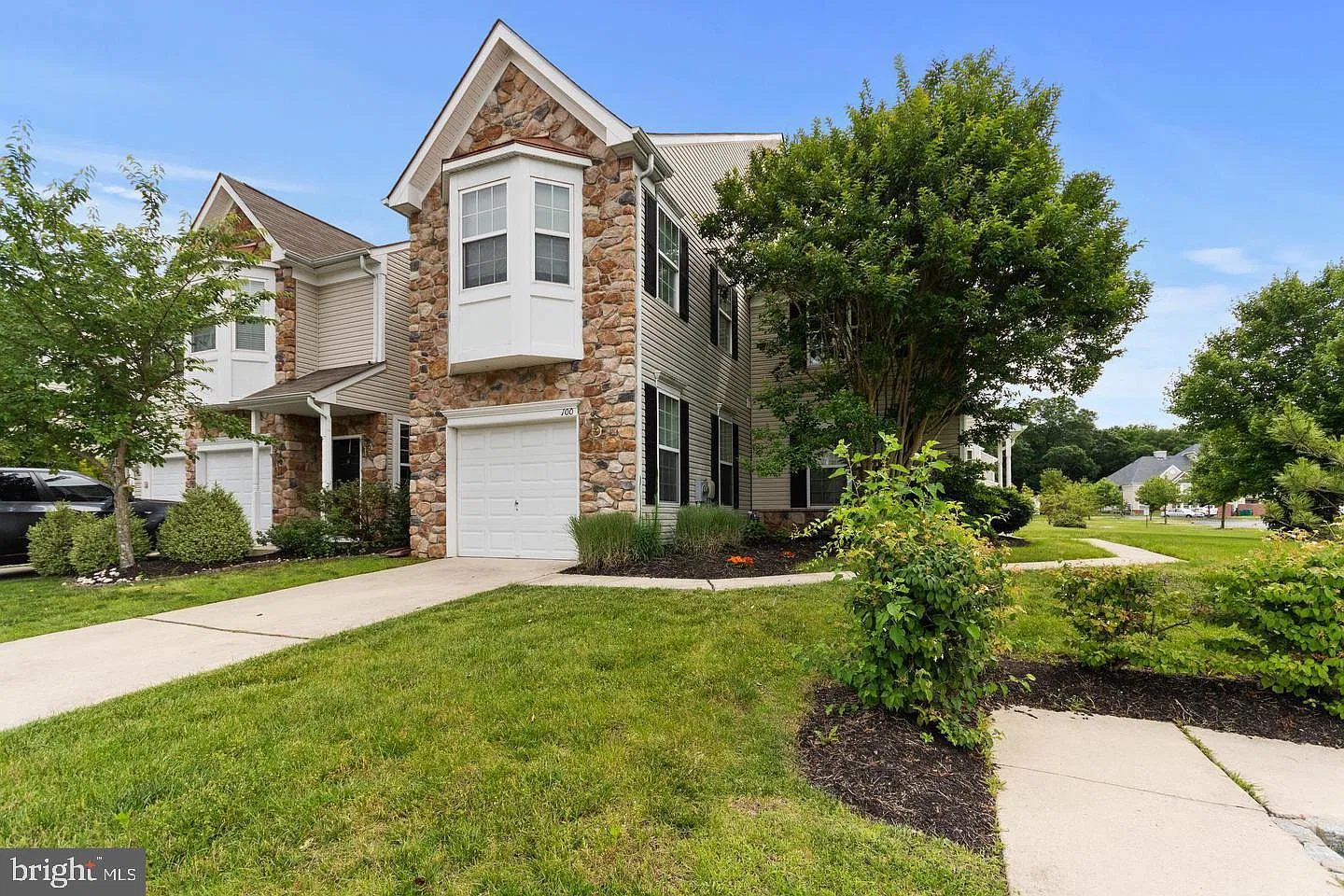 3 bed, 2.5 bath, 2248 sqft, $2,800 — Photo 1