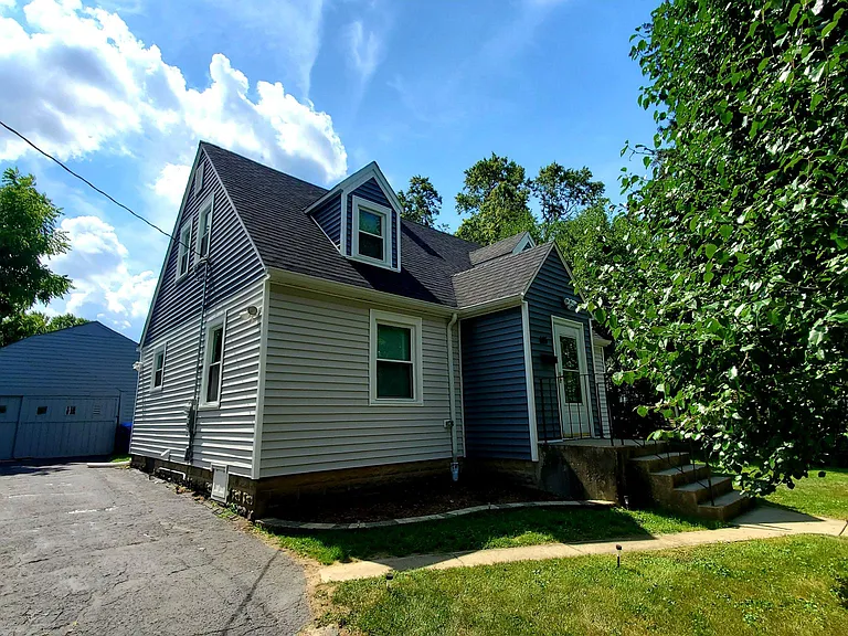 1115 Illinois Ave — Photo 3
