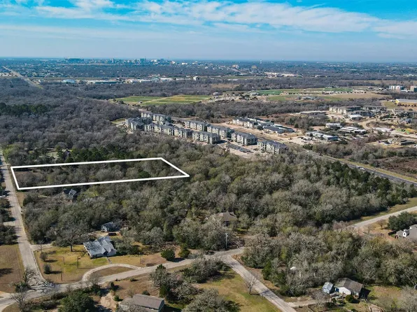 8 Ranchero Rd, College Station, TX 77845