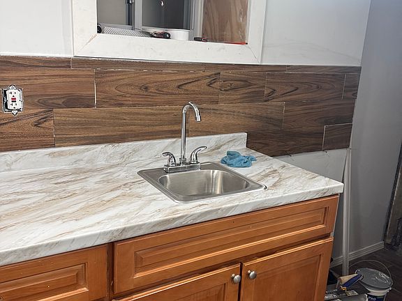 3rd image of 685 Nereid Ave Floor Basement