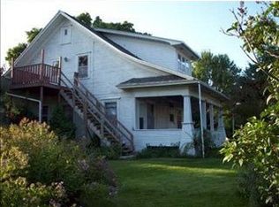 303 E Preston St, Stanwood, IA 52337