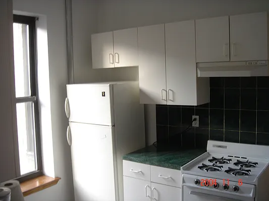 Rented by Chartwell Manhattan Realty | media 34