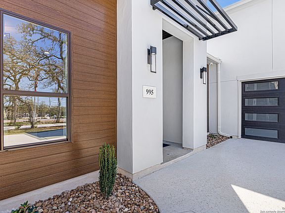 4th image of 995 BELLE OAKS BLVD
