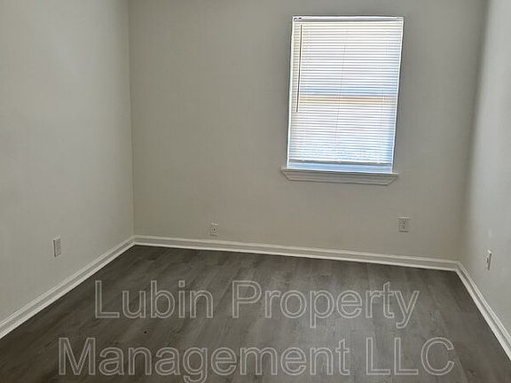 4th image of 1711 Pendleton St APT 10