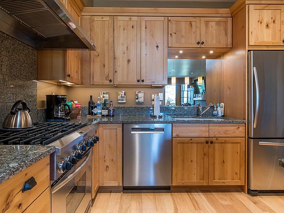 5th image of 104 Village Way #12