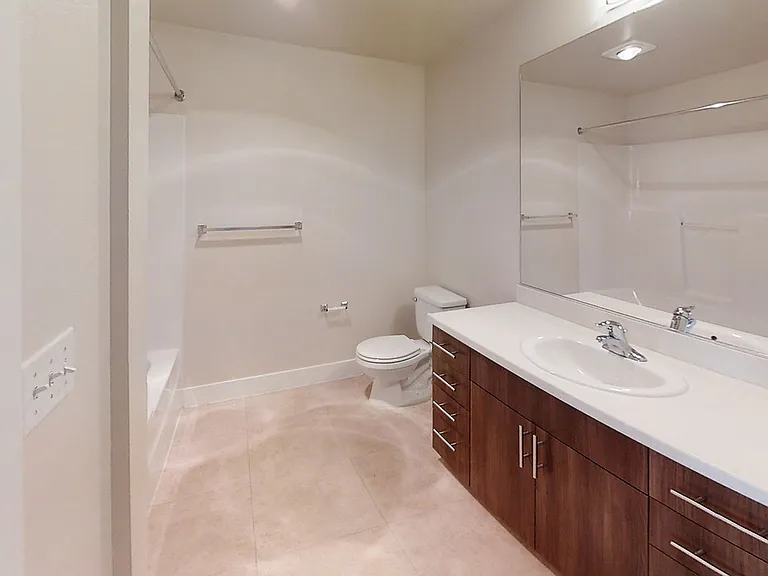 Patent 523 — Photo 14