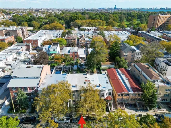 65 Dahlgren Place image 8 of 9