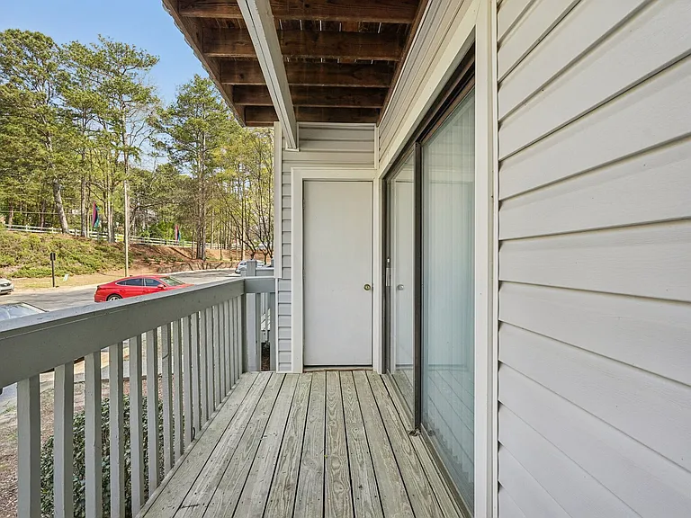 Polo Club Apartments — Photo 25