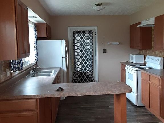 3rd image of 1005 Hollywood Dr