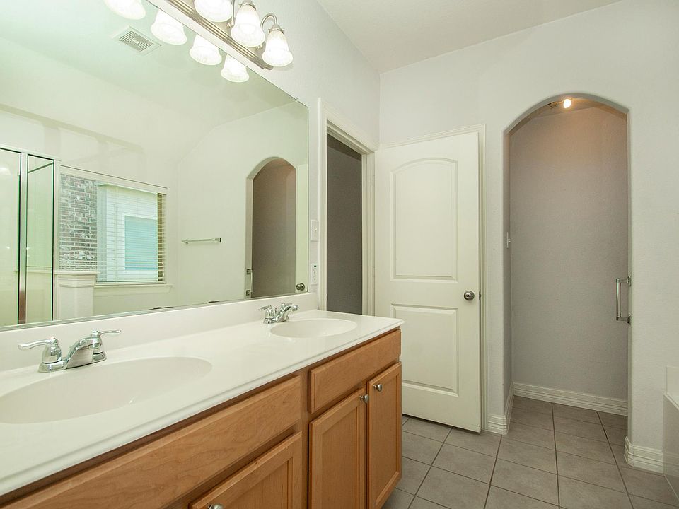1st image of 1209 Meadowlark Dr