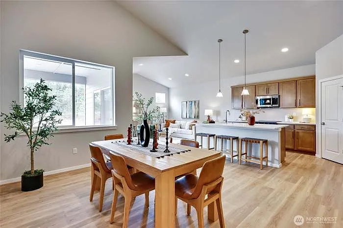 670 W McCurdy Rd — Photo 2
