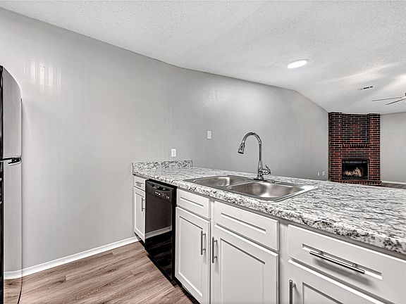5th image of 1462 N Boxley Ave